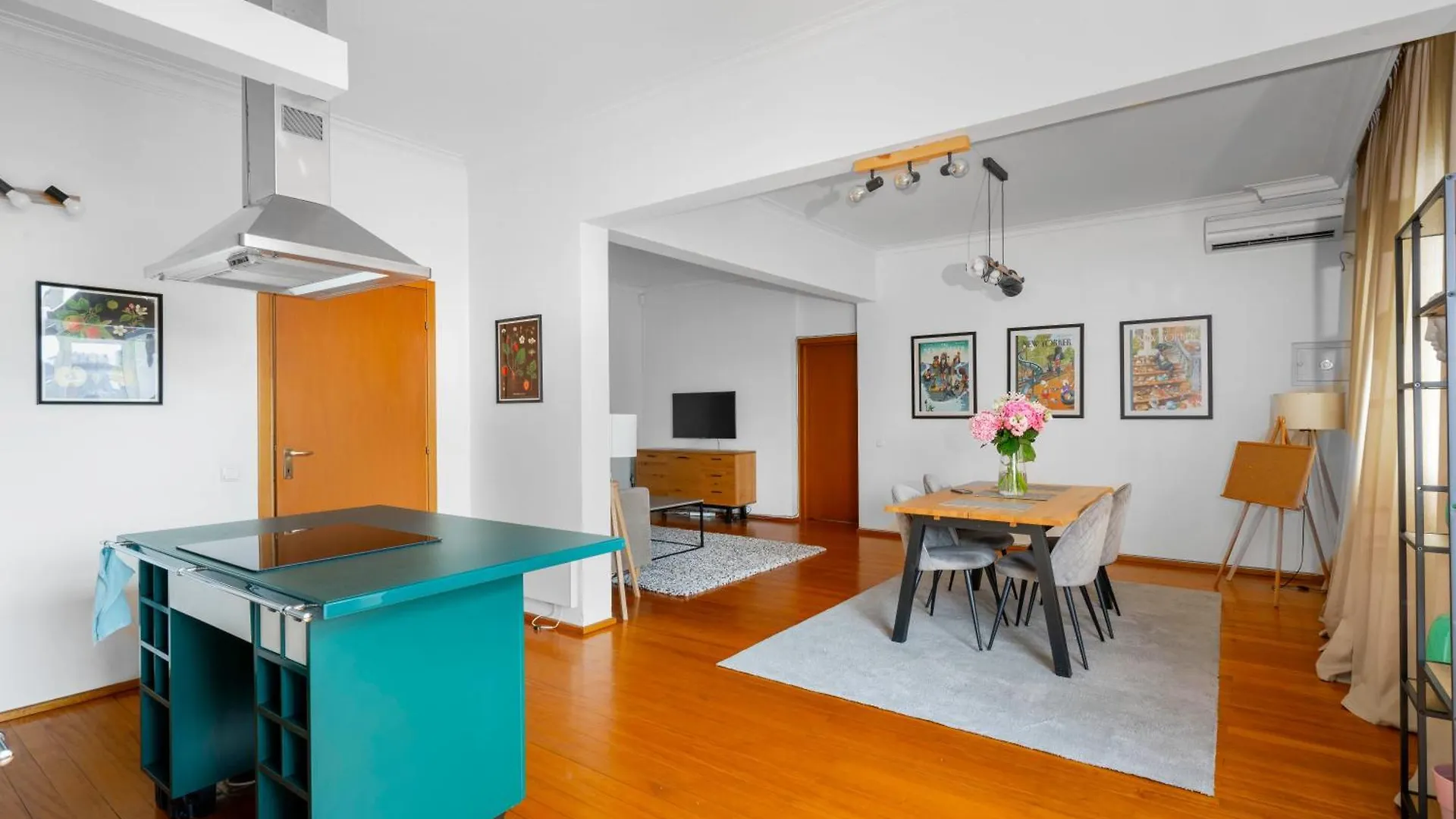 Charming 2Bd Apartment In The Heart Of The City Sofia Bulgarije