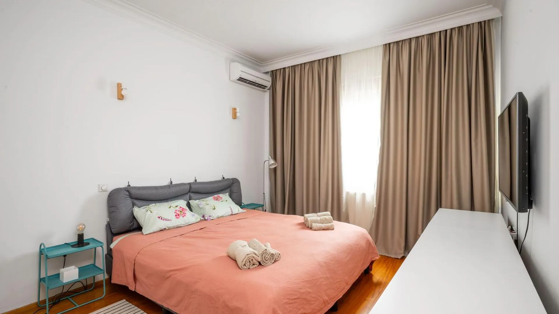 Charming 2Bd Apartment In The Heart Of The City Sofia